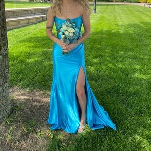 Sherri Hill 2023 Prom dress. Size 00. Turquoise